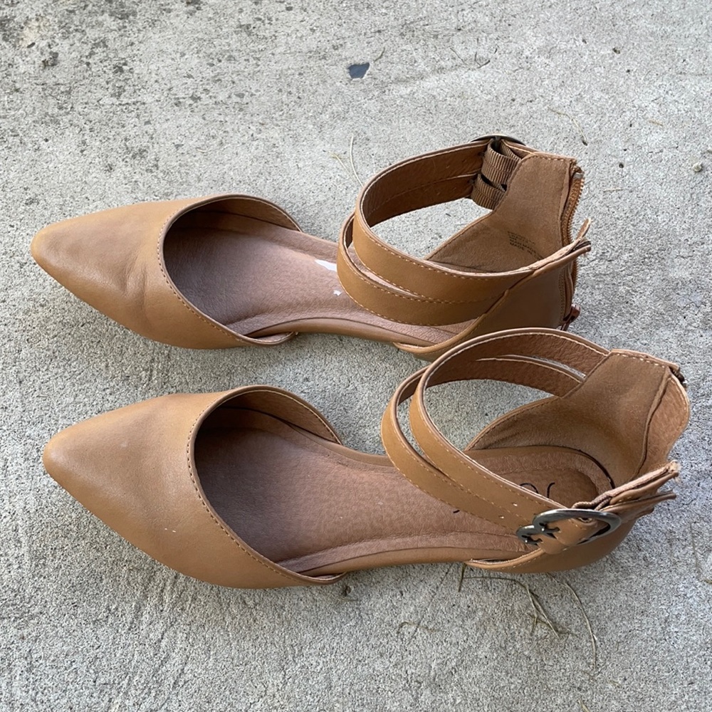 Size 6 women’s sandals